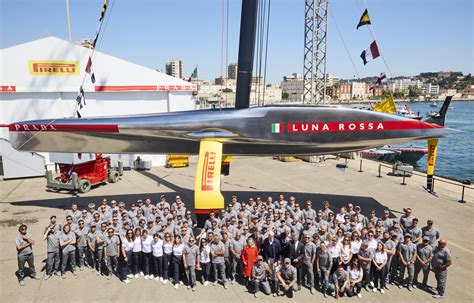 prada luna rossa equipaggio|luna rossa prada pirelli boat.